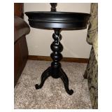 3-LEGGED SIDE TABLE WITH INSET TOP