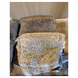 THROW PILLOW AND REVERSIBLE FUZZY FULL/QUEEN