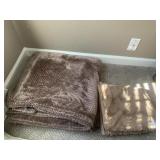 FLEECE BLANKETS