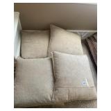 4 MATCHING THROW PILLOWS, ONE WITH BROKEN ZIPPER