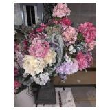 PEDESTAL VASE WITH FLOWER ARRANGEMENT