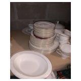 NORITAKE IVORY CHINA HALLS OF IVY, SERVICE FOR 6