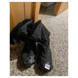 WINTER SZ. 8 BOOTS