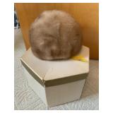 WOMENï¿½S AZENS FUR HAT VINTAGE IN BOX