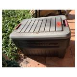 ARTIC PARKER RUBBERMAID COOLER