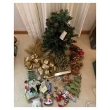 CHRISTMAS TREE AND NUTCRACKER