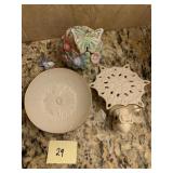 BUTTERFLY DISH AND FLOWER DECORATIVE AND NIGHT