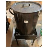 PROPANE COOKER W/ POT