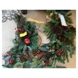 CHRISTMAS MANTLE WREATH WITH APPLE