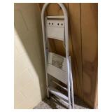 FOLDING LADDER