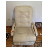 EXTRA COMFY ZERO G RECLINING CHAIR SHOWS MINOR