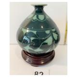 4" H CHINESE VASE SIGNED BASE GU QING NARROWED