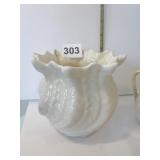 BELLEEK VASE - 4" H X 5ï¿½ GREEN TRADEMARK 0857