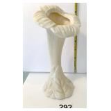 TULIP VASE 7.5" H BELLEEK GREEN MARK 0857