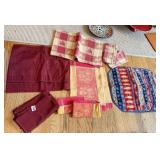 RED FOOD NETWORK NAPKINS INCL. ROOSTERS