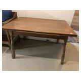 DINING TABLE 2 LEAFï¿½S PULL OUT 18IN 40X52X34