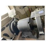 BENCH GRINDER B AND D 6IN