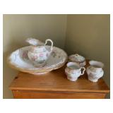 LARGE BOWL AND PITCHER 2 CUPS AND COVERED DISH