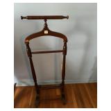 TOWEL AND OR COAT HOLDER WOOD 4 FT