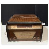 TRAV-LER MODEL 6050 SUPERHETERODYNE RADIO &