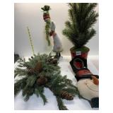 CHRISTMAS TREE, SNOWMAN DOORKNOB, PINECONE WREATH