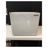 KENMORE REFRIGERATOR WHITE 18.5"W X 15"H X 19"D