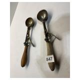 VINTAGE ICE-CREAM SCOOPS