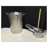 RICER& DOUBLE HANDLE 9" H POT W/ LIFT OUT INSERT