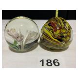 BLOOMING FLOWER CENTER PAPER WEIGHT AND SWIRL