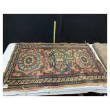 ANTIQUE AREA RUG 33" X 23" HAS SOME WEAR