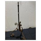 IRON 3 LEG ORNATE DESIGN STAND