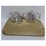 PYREX MEASURING CUPS, CUTTING BOARD