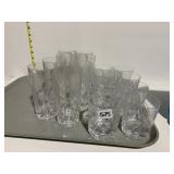 GLASSES 8 WATER, 8 ROCKS