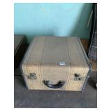 SQUARE VINTAGE SUITCASE, 18X18X11