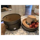 AMAZING STRAW HAT WITH STRAW FRUITS, MARIETTA