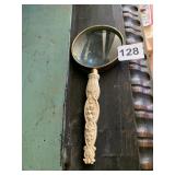 MAGNIFYING GLASS MOLDED HANDLE