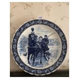 CARRIAGE SCENE 16" D PLATE BLUE WHITE LION MARK