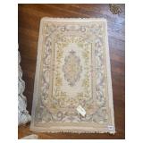 37X25 AREA RUG