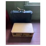 SAMSONITE GARMENT BAG AND VINTAGE SUITCASE