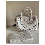 COACH LEATHER PURSE LOOKS NEW & WALLET