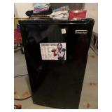 MAGIC CHEF CLEAN REFRIGERATOR