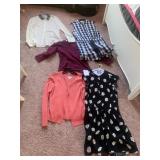 SHIRTS AND SHORT/ TOP OUTFIT LOFT SZ. M, BROOM