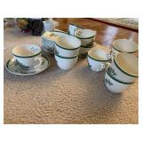 SPODE ENGLAND CHRISTMAS TREE 12 CUPS & SAUCERS