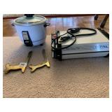 RICE COOKER, WAFFLE MAKER AND 2 BRASS EASELS