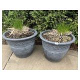 PLASTIC PLANTERS W/ DRAIN HOLES