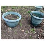 GREEN PLASTIC PLANTERS