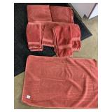 SIMPLY VERA TOWEL SET AND BATHMAT