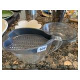 VIETRI FLOWER BOWL, GLASS BAKE DISH AND STRAINER