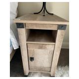 NIGHTSTAND SINGLE DOOR 25" H X 14.5" W X 22.5" D