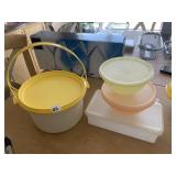 TUPPERWARE BOWLS AND CAKE TOTE